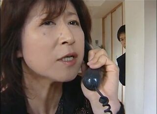 〈エロドラマ〉不倫をするときこそ息子にも気を払ってください！さもないとお母さん見られてまんがな！ww