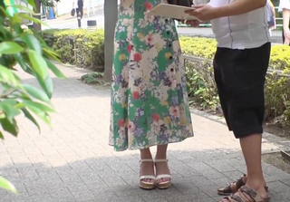 人妻ナンパ「ナマはダメよぉ♥」脱ぐとムチムチ巨乳おっぱいのエロボディ！清楚美人な素人美魔女おばさんが車内で中出し交尾ｗ