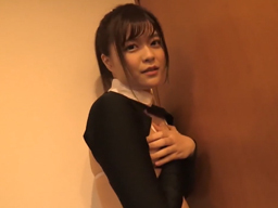 可愛くて楽しい現役女子大生メイドとの幸せなひと時をカメラ目線のご主人様として楽しむ！