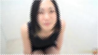 【自撮り脱糞】守りたいこの笑顔！慣れない手つきでウンコ撮影する黒髪美女。