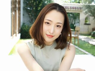 ＜31歳＞スレンダー清楚なエロ美熟女が羞恥に初撮りAVデビュー！人妻子宮を大量潮吹きさせお漏らしSEXで痙攣絶頂＜手コキ＞