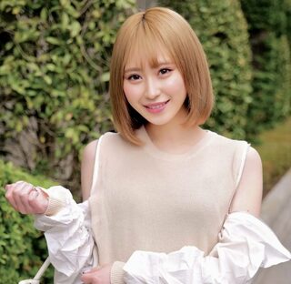 パンティすまたでカチカチちんぽがアソコに擦れて赤面発情！ヌルヌルワレメに結局つるんっと入って生中出し！