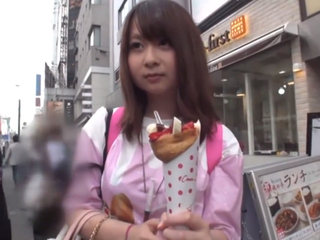 原宿のクレープ屋に並んでた二十歳の可愛い娘ナンパして口説き落としてホテル連れ込み♥マシュマロ爆乳堪能して肉棒ハメて激ピス