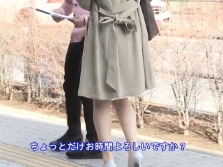 〖人妻ナンパ〗真っ白な肌と形の良い大きな乳房が魅力的 最後はドピュッと中出し