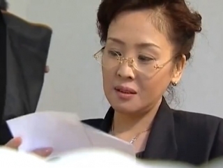 〖ヘンリー塚本〗元気なイチモツに嵌まってしまう熟妻 息子の親友とイケナイ関係に‥