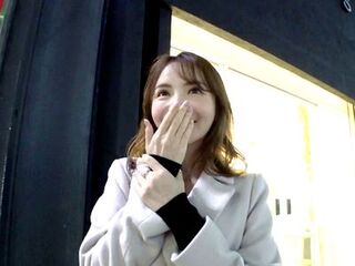 企画ナンパされた美人がえちえちSEX！大開脚パカーン正常位でズコってベロ出し舌射！