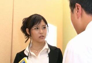 可愛い講師(葵つかさ)のマンツーマン指導でムラムラした男がエッチを求めて顔射セックス