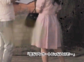 〖熟女ナンパ〗お金持ちオーラ全開のセレブ妻 大きな乳房を揉まれてその気になって、背徳中出し