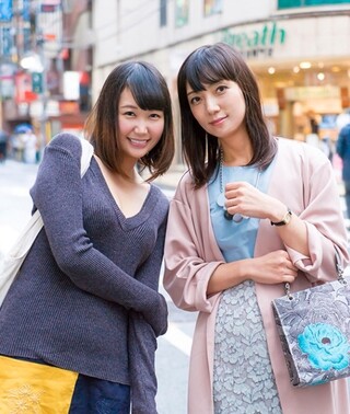 ☆人妻ナンパ☆ ４１歳だとおっしゃるこの清楚な雰囲気漂う見た目からは想像もつかない性癖をお持ちの美人奥さまをナンパ！年頃の娘の存在を気にしながらも経験豊富なナンパ師にそそのかされて曝け出した剥き出しのぐちょ濡れマンコ快楽を与え続けられて完全発情したドスケベ人妻の淫らな姿を見逃すな！