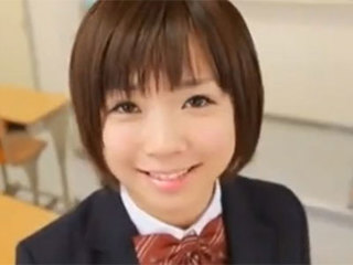 制服姿のマナティが→♡