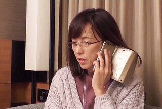 〈五十路妻ナンパ〉見るからにセレブなオホホオバサマなのにいつも自慰はバックからなどあるまじき淫欲全開！ww
