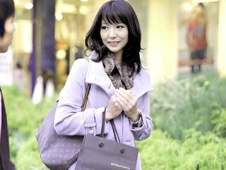 【人妻ナンパ】清楚美人で上品な五十路セレブ美熟女を車内連れ込み！性感チェックでエロ欲情してお持ち帰りする不倫中出しエッチ