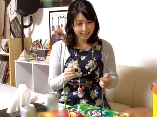 可憐な美魔女が若いイケメンとの激しいプレイで変貌して激イキを何度もしながら果てることになるww
