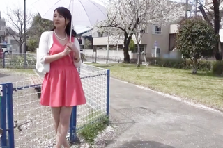 〈B級人妻〉この熟妻はかつて絶倫彼氏に貰った性的悦びを奉仕の精神で他人に伝えているのかもしれない。要は淫乱ww