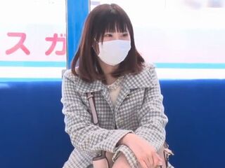 痴漢撲滅の為と騙しナンパした美少女に凄テクAV男優が指入れ痴漢⁉二人に同時責めされなし崩しハメのエロ3P乱交セックス！