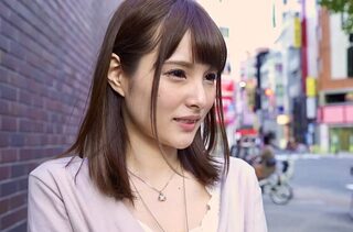 こんなエロカワイイ奥様とSEXしたい！ダンナを裏切った後ろめたさとスリルを味わい感じまくる！