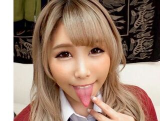 １８歳ヤリマン金髪ギャルが制服姿でおじさんチンポを堪能♡エロ顔さらして肉食フェラしたらバックや騎乗位でハメまくり本気イキ