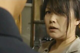 〈エロドラマ〉病気で臥せっている夫を尻目に義父と逢瀬を重ねるぽちゃ妻。だが義息子から現場を見られて超ピンチww