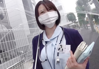 素人ナンパ「うふふ♥♥」現役ナースに最新医療を体験してもらうと騙してムチムチ超乳・巨乳おっぱい美人お姉さんに種付けｗｗ