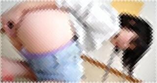 【うんこ】浣腸連続打ち⇒短パン履いたまま泥糞ぶっぱ。関西弁女子「超臭い、めっちゃ臭い」
