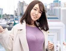 年齢を感じさせない人妻がセックスでハメ潮！