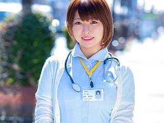 白衣の天使をナンパ♡絶倫チンポでハードピストン!アイドル級の巨乳美女を口説いて優しく性指導SEX♡