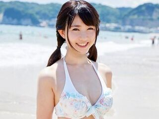 【マジックミラー】童顔ロリ可愛い水着美少女が初対面の素人男性と混浴温泉体験するエロ企画！素股マッサージから生ハメすJD！