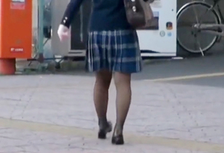 【電車痴ｶﾝ】「いやっ！いやぁ！」黒パンスト美脚・制服・ショートカットの巨乳美少女が声の出せない状況で膣内射精される！