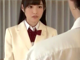 風紀委員になった小悪魔系のJK！教室で先生や生徒と秘密の3P！