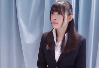 《素人企画》「気持ちぃよぉ♥」就活してる黒髪清楚なスレンダー美乳おっぱい美女が変態面接され、中出しSEXされるｗ