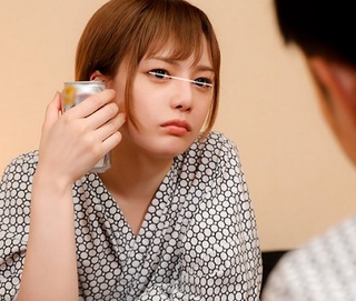 【OL相部屋】耐えきれない生入れマラの快感に腰を震わせ膣内射精される美人