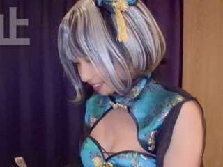 素人企画でデカ尻コスプレ嬢がえちえちSEX！バチュバチュ痴女りケツ見せ中出し姦！鏡の前えちっくす！