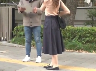 〖熟女ナンパ〗46才だなんてウソでしょ 上品なセレブ妻が電マの刺激でエロ覚醒