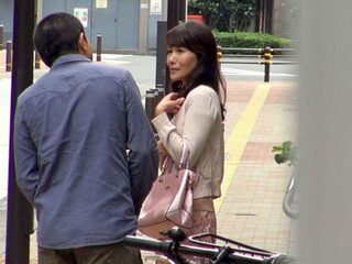 【熟女ナンパ】街を歩く清楚美人でおっとりした54歳奥さんをお持ち帰り！旦那以外の経験がほぼない閉経間近の奥様が不倫に欲情